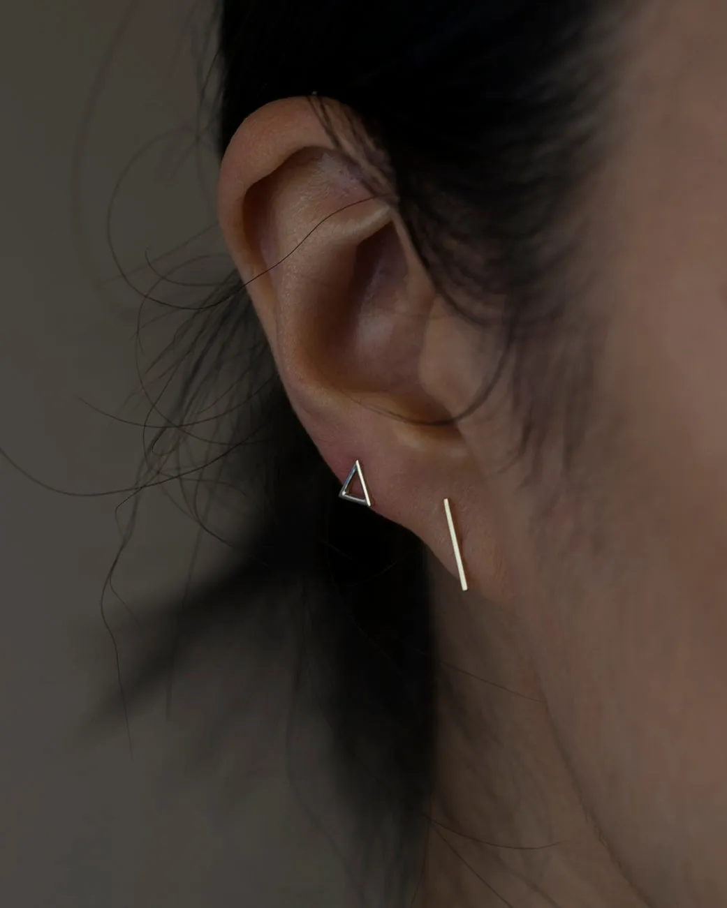 14k Line Stud