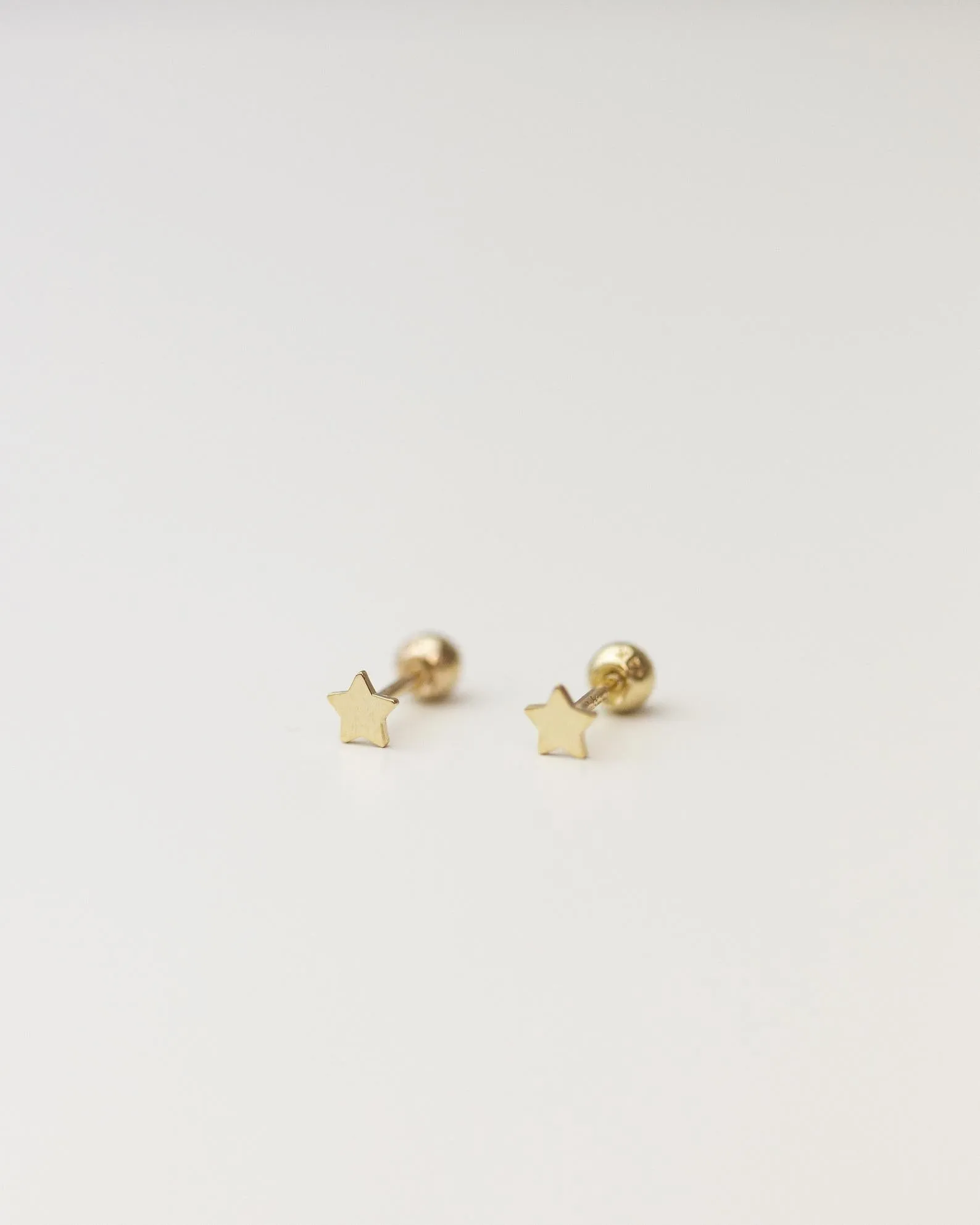 14k Mini star stud with ball screw backing