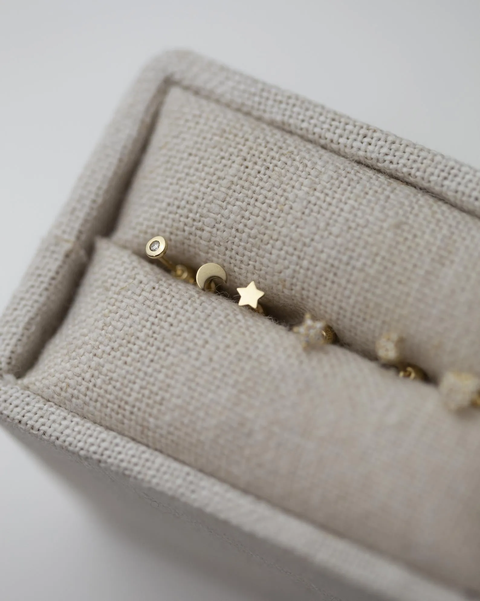 14k Mini star stud with ball screw backing