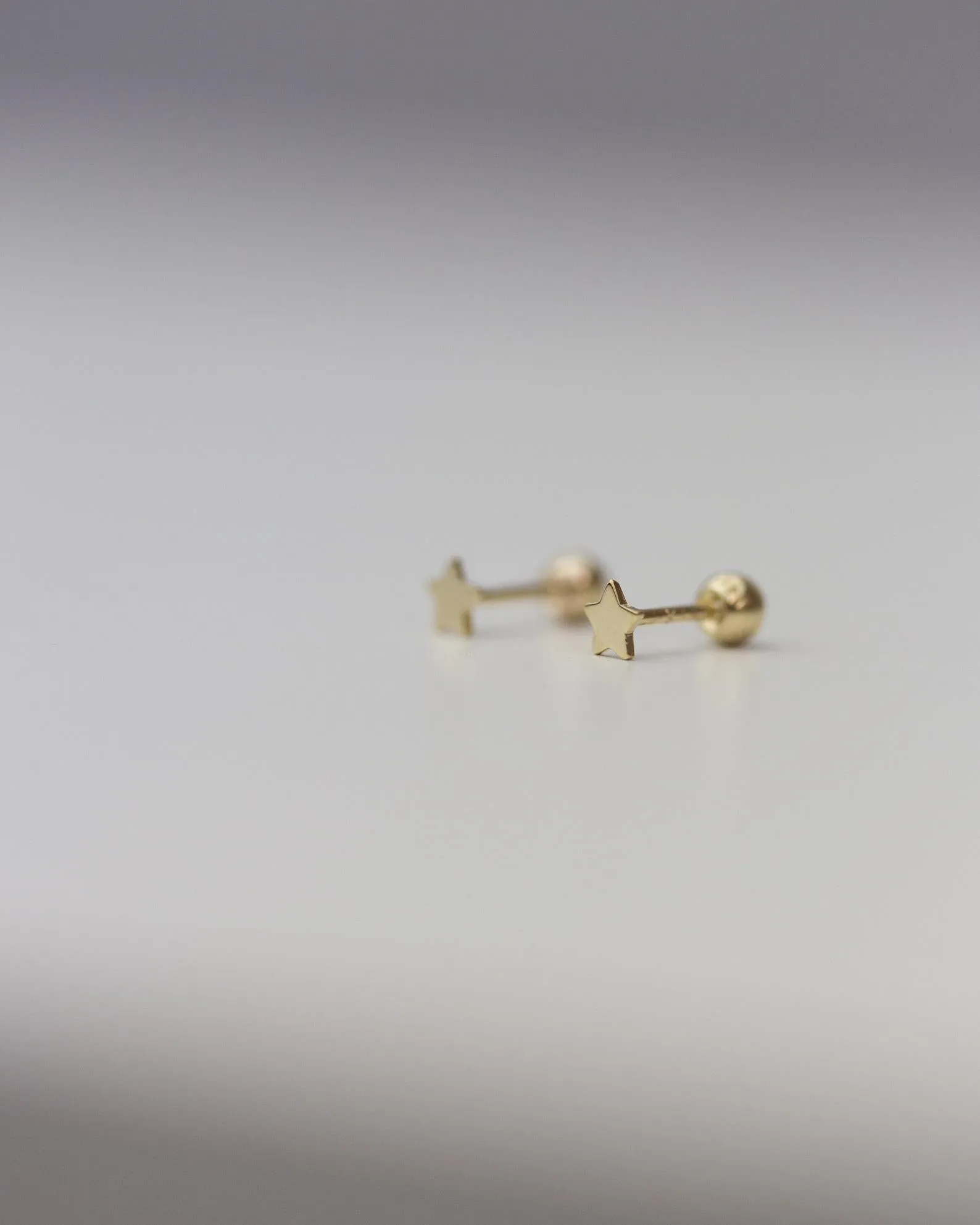 14k Mini star stud with ball screw backing