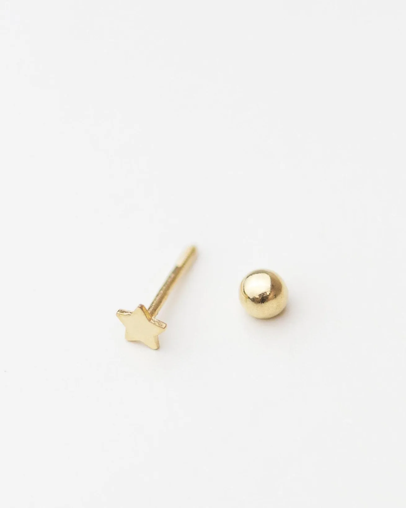 14k Mini star stud with ball screw backing
