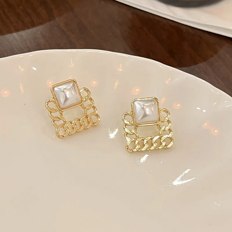 just-lil-things-gold-pin-earrings-jlt11047